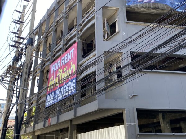 Commercial building for rent! 4 stories, close to BTS Onnut