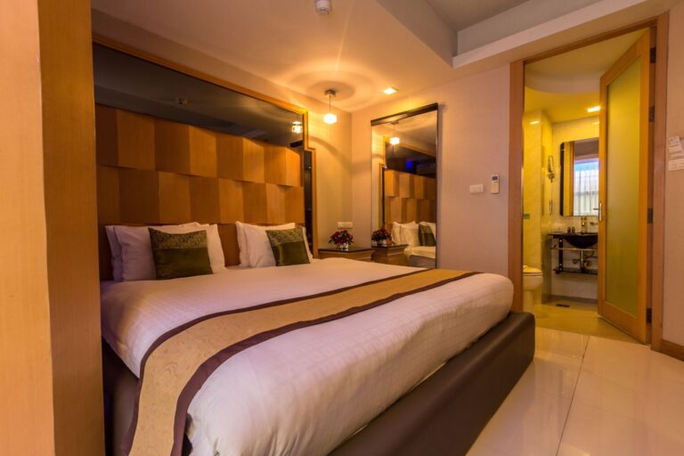 Hotel for Sale in Sukhumvit 11 — photo 4 of 12